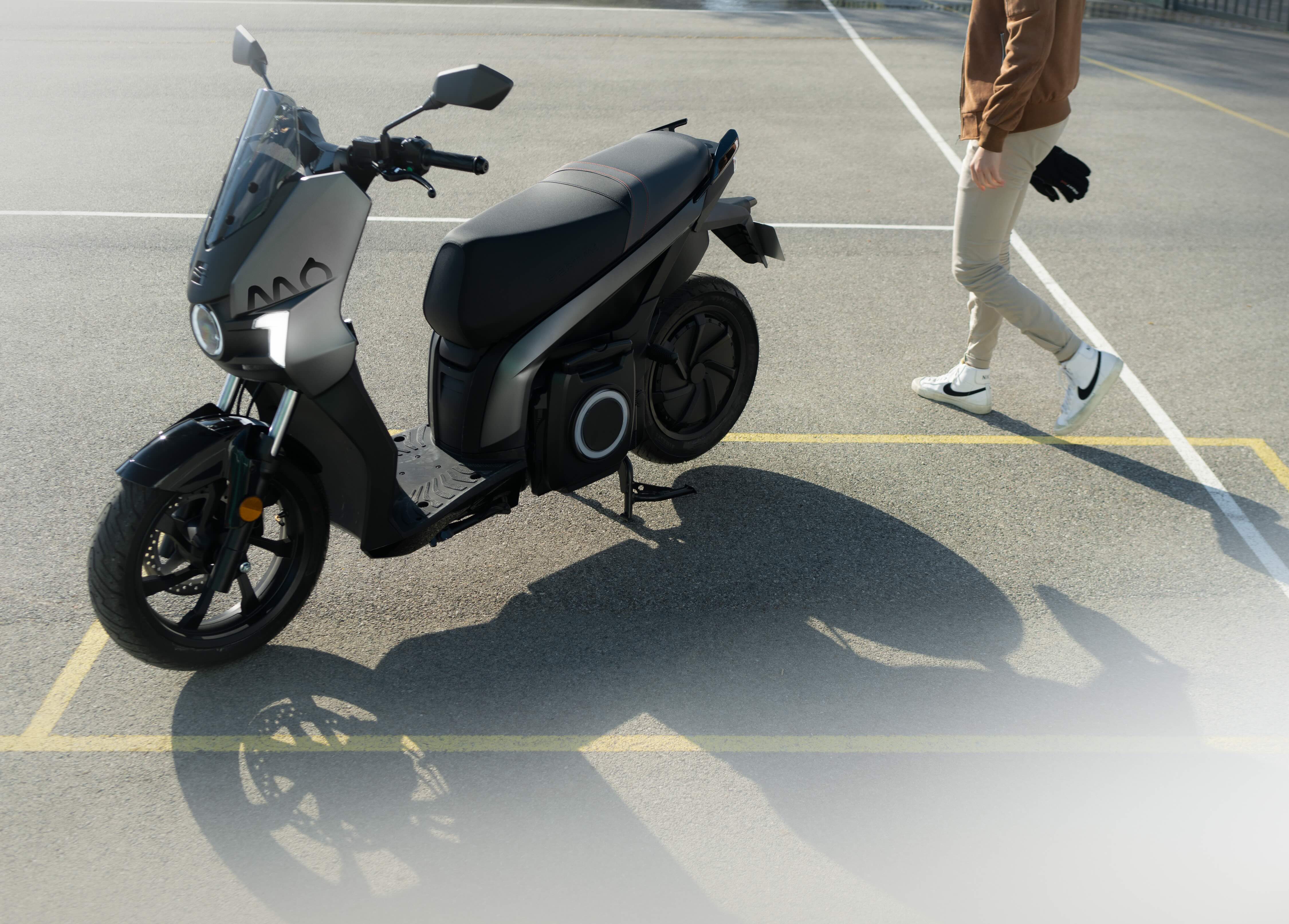 new-seat-mo-50-electric-scooter-enjoy-driving